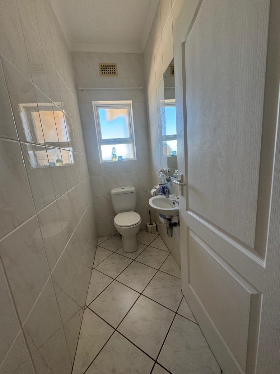 6 Bedroom Property for Sale in Aston Bay Eastern Cape